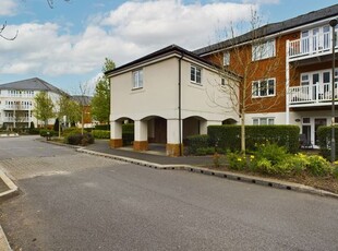 Flat to rent in Sierra Road, High Wycombe, Buckinghamshire HP11