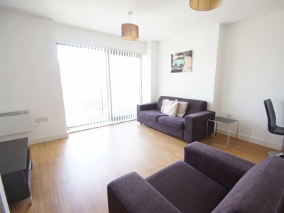 Flat to rent in St. Peters Place, Leeds LS9