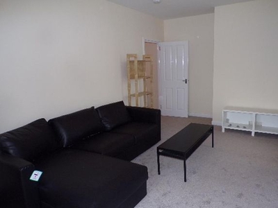 Flat to rent in Union Grove Court, Aberdeen AB10