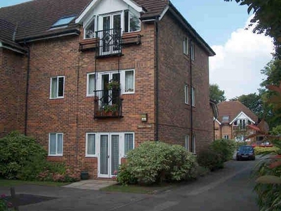 Flat to rent in Victoria Court, London Road, Headington, Oxford OX3