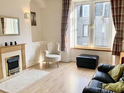 Flat to rent in Wallfield Crescent, First Floor AB25