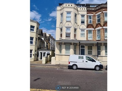 Flat to rent in West Hill Road, Bournemouth BH2
