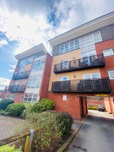 Flat to rent in Wharf Road, Sale M33