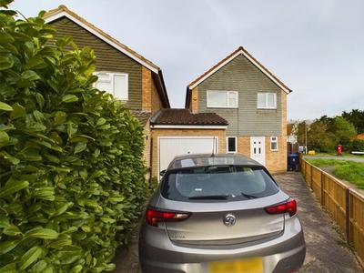 Link-detached house to rent in Hag Hill Rise, Taplow, Maidenhead SL6