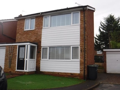 Link-detached house to rent in Orchard Grove, Waterlooville PO8