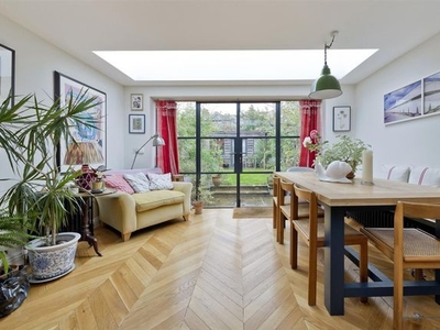 Property for sale in Latimer Road, North Kensington W10