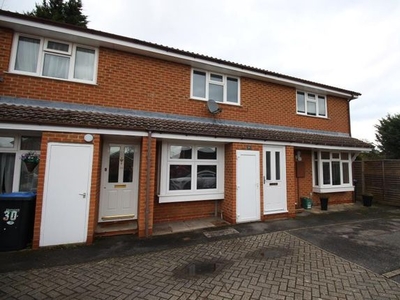 Property to rent in Vernon Close, Ottershaw, Chertsey KT16