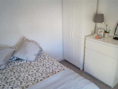 Room to rent in Creswick Road, Knowle West, Bristol BS4