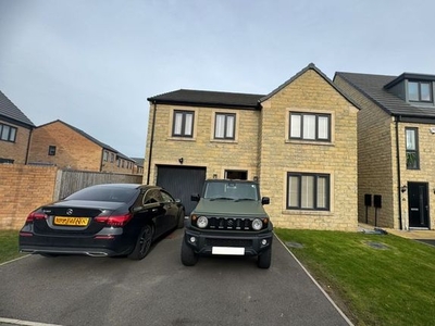 Room to rent in Smithy Close, Huddersfield HD3