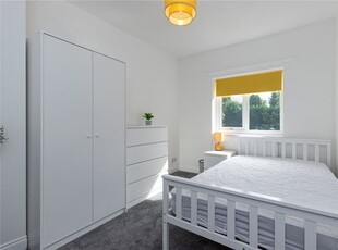 Room to rent in St. Andrew's Drive, Newcastle, Staffordshire ST5