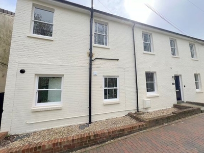 Semi-detached house to rent in Tunnel Road, Tunbridge Wells TN1