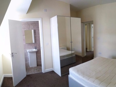 Flat to rent in 861B Stockport Road, Manchester M19