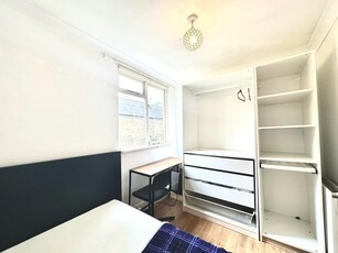 Studio apartment for rent in Finborough Road, London, SW10