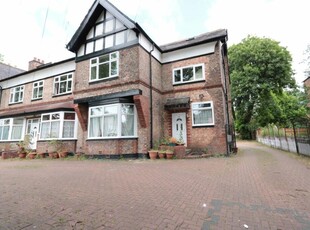 Studio flat for rent in Demesne Road, Whalley Range, Manchester, M16