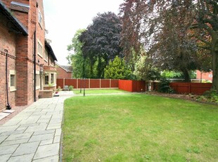 Studio flat for rent in Rectory Lane, Birmingham, West Midlands, B36