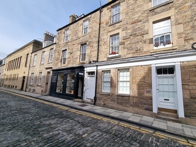 Studio to rent in Young Street, New Town, Edinburgh EH2