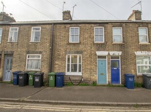 Terraced house for rent in Hope Street, Cambridge, Cambridgeshire, CB1
