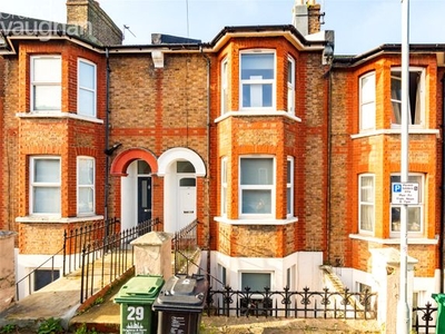 Terraced house to rent in Brading Road, Brighton, East Sussex BN2