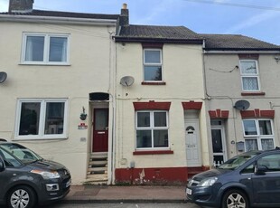 Terraced house to rent in Castle Road, Chatham ME4