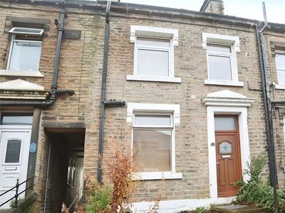 Terraced house to rent in Chapel Terrace, Crosland Moor, Huddersfield HD4