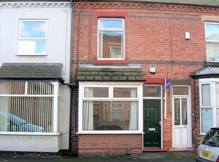 Terraced house to rent in Claude Street, Dunkirk, Nottingham, Nottinghamshire NG7