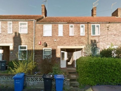 Terraced house to rent in Helena Road, Norwich NR2