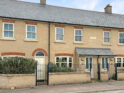 Terraced house to rent in High Street, Cherry Hinton, Cambridge CB1