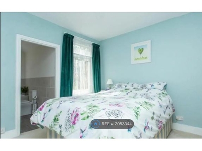 Terraced house to rent in St. Peters Grove, Canterbury CT1