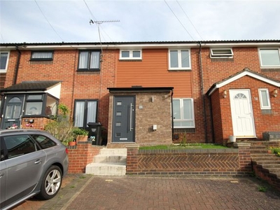 Terraced house to rent in The Foxgloves, Billericay CM12