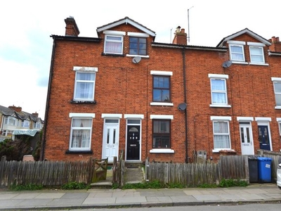 Terraced house to rent in Wallace Road, Ipswich IP1