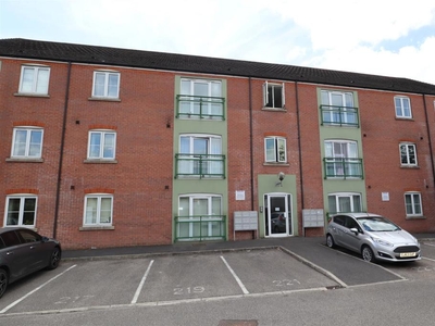 2 bedroom flat for sale in Riverside Drive, Lincoln, LN5
