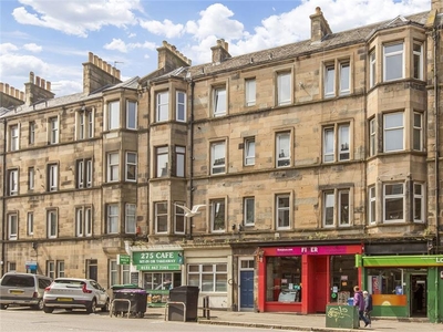 1 bed top floor flat for sale in Leith