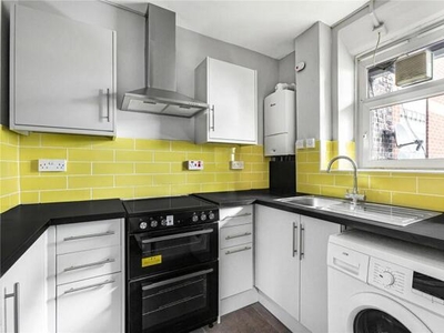 3 Bedroom Apartment For Rent In Hackney, London