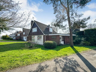 3 Bedroom Detached House For Sale In Woodley, Reading