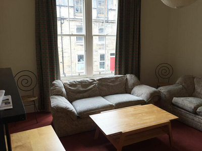 3 Bedroom Flat For Rent In South Side, Edinburgh