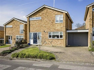 3 Bedroom Link Detached House For Sale In Caversham Park