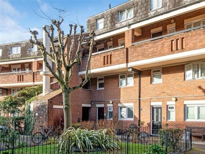 3 Bedroom Maisonette For Sale In London