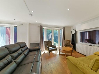 4 Bedroom End Of Terrace House For Rent In London