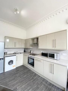 4 Bedroom Flat For Rent In Newington, Edinburgh