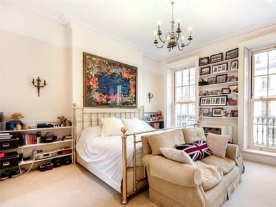 4 Bedroom Terraced House For Sale In London, Uk