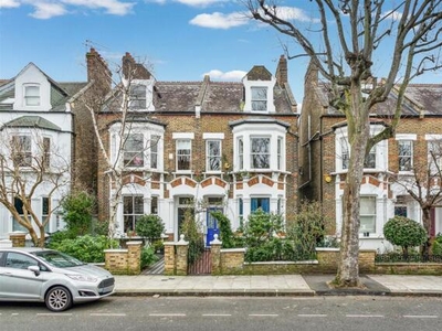 5 Bedroom Semi-detached House For Sale In London