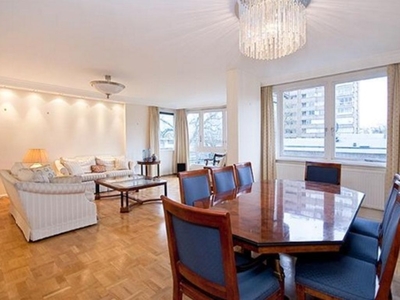5 room luxury Apartment for sale in W2 2PQ, London, England