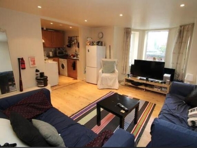 9 Bedroom Terraced House For Rent In Hyde Park, 4 Kitchens