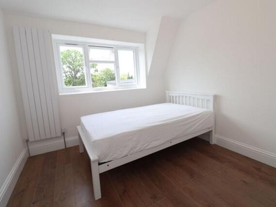 House Share For Rent In Colliers Wood