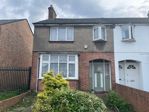 3 Bedroom End Of Terrace House For Sale In Hayes, Middlesex