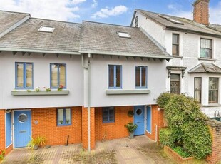 4 Bedroom End Of Terrace House For Sale In Dorking