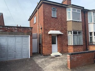 4 Bedroom Semi-detached House For Rent In Leamington Spa, Warwickshire