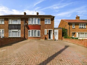 4 Bedroom Semi-detached House For Sale In Erith, Kent