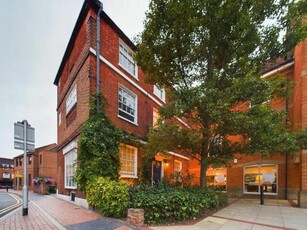 5 Bedroom Town House For Sale In Wokingham