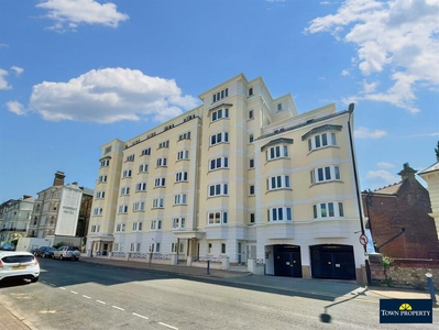 2 bedroom penthouse for sale in Compton Street, Eastbourne, BN21